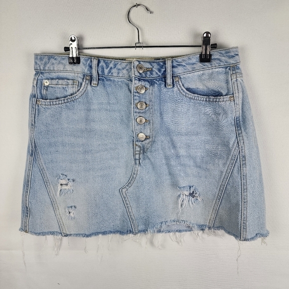 Free People We The Free Button Fly Denim A-Line Distressed Mini Skirt Size 30 - Picture 2 of 7